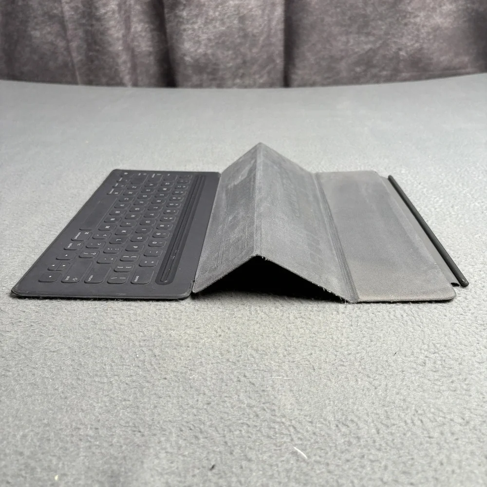 Apple smart keyboard